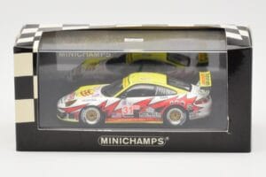 Porsche 911 997 GT3 RSR #31 J. Bergmeister / P. Long / L. Luhr 12 Hours of Sebring Class Winners 2005 Minichamps 1:43 4000564 — bild 4 av 4