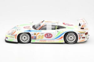 Porsche 911 GT1 #38 T. Boutsen / M. Kelleners 24 Hours of Le Mans 1998 UT Models 1:18 39817 Metall — bild 3 av 6
