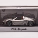 Porsche 918 Spyder Grå Metallic Minichamps 1:43 - image 4 of 4