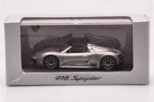 Porsche 918 Spyder Grå Metallic Minichamps 1:43 WAP0201910B Metall — bild 4 av 4