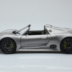 Porsche 918 Spyder Prototyp Grå Metallic Minichamps 1:18 - image 4 of 7