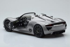 Porsche 918 Spyder Prototyp Grå Metallic Minichamps 1:18 110060030 Metall — bild 6 av 7
