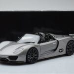 Porsche 918 Spyder Prototyp Grå Metallic Minichamps 1:18 - image 7 of 7