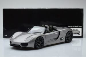 Porsche 918 Spyder Prototyp Grå Metallic Minichamps 1:18 110060030 Metall — bild 7 av 7