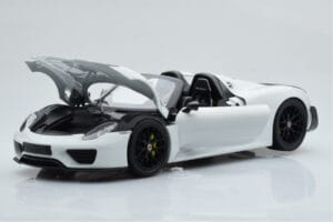 Porsche 918 Spyder Weissach Package Vit Med Svarta Fälgar Minichamps 1:18 113062443 Metall — bild 2 av 9