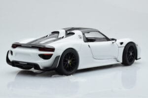 Porsche 918 Spyder Weissach Package Vit Med Svarta Fälgar Minichamps 1:18 113062443 Metall — bild 3 av 9