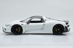Porsche 918 Spyder Weissach Package Vit Med Svarta Fälgar Minichamps 1:18 113062443 Metall — bild 5 av 9