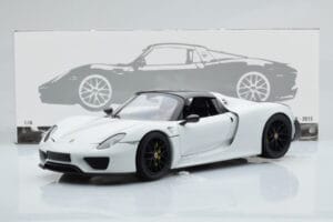 Porsche 918 Spyder Weissach Package Vit Med Svarta Fälgar Minichamps 1:18 113062443 Metall — bild 9 av 9