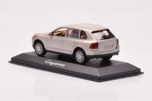 Porsche Cayenne 9PA Beige Minichamps 1:43 WAPC2000513 Metall — bild 3 av 4