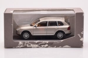 Porsche Cayenne 9PA Beige Minichamps 1:43 WAPC2000513 Metall — bild 4 av 4