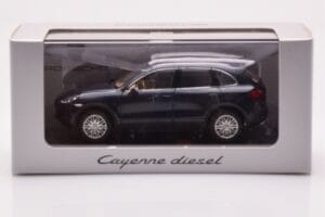Porsche Cayenne 9PA Diesel Mörkblå Minichamps 1:43 WAP0200030B Metall — bild 4 av 4