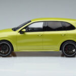 Porsche Cayenne GTS 92A Peridot Grön GT Spirit 1:18 - image 3 of 6