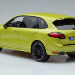 Porsche Cayenne GTS 92A Peridot Grön GT Spirit 1:18 - image 5 of 6