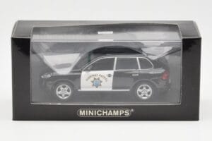 Porsche Cayenne 9PA Highway Patrol Minichamps 1:43 400066291 Metall — bild 4 av 4