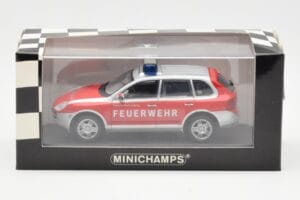 Porsche Cayenne S Feuerwehr Minichamps 1:43 WAPC02060116 Metall — bild 4 av 4