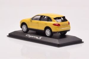 Porsche Cayenne 92A Sandgul Minichamps 1:43 WAP0200060B Metall — bild 3 av 4