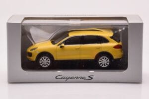 Porsche Cayenne 92A Sandgul Minichamps 1:43 WAP0200060B Metall — bild 4 av 4