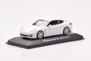 Porsche Panamera 970 Diesel Carrara Vit Minichamps 1:43 WAP0200090C Metall — bild 2 av 4