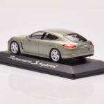Porsche Panamera 970 S Hybrid Critall Grön Minichamps 1:43 - image 3 of 4