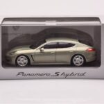 Porsche Panamera 970 S Hybrid Critall Grön Minichamps 1:43 - image 4 of 4