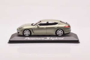 Porsche Panamera 970 S Hybrid Critall Grön Minichamps 1:43