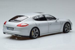 Porsche Panamera 970 Turbo Silver Norev 1:18 187609 Metall — bild 3 av 7