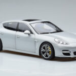 Porsche Panamera 970 Turbo Silver Norev 1:18 - image 5 of 7