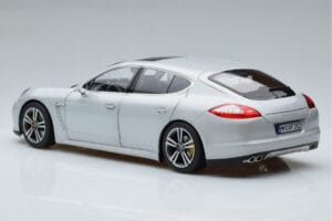 Porsche Panamera 970 Turbo Silver Norev 1:18 187609 Metall — bild 6 av 7