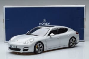 Porsche Panamera 970 Turbo Silver Norev 1:18 187609 Metall — bild 7 av 7