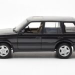 Range Rover P38 4.6 HSE Svart Metallic AUTOart 1:18 - image 4 of 9