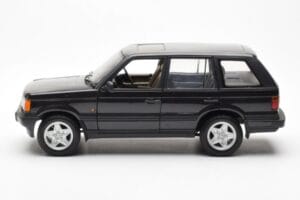 Range Rover P38 4.6 HSE Svart Metallic AUTOart 1:18 70017 Metall — bild 4 av 9