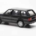 Range Rover P38 4.6 HSE Svart Metallic AUTOart 1:18 - image 5 of 9
