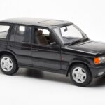 Range Rover P38 4.6 HSE Svart Metallic AUTOart 1:18 - image 7 of 9