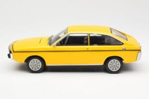 Renault 15 TL Gul Svart Norev 1:18 185351 Metall — bild 3 av 6