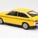 Renault 15 TL Gul Svart Norev 1:18 185351 - image 5 of 6
