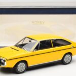 Renault 15 TL Gul Svart Norev 1:18 185351 - image 6 of 6