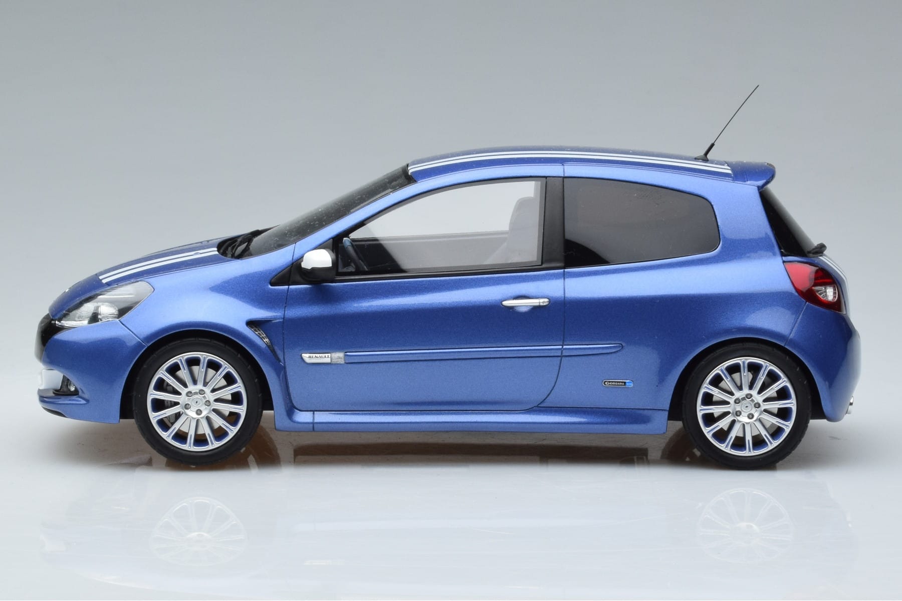 Renault Clio RS Mk3 Gordini Blå Otto 1:18 OT972 Resin — bild 3 av 6