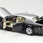 Rolls-Royce Phantom VII EWB Svart och Silver Kyosho 1:18 08841BKS - image 5 of 8