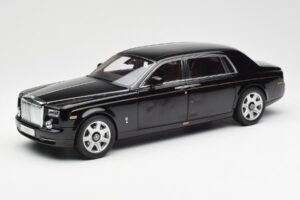 Rolls-Royce Phantom VII EWB Diamond Svart Kyosho 1:18 08841DBK2