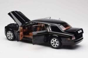 Rolls-Royce Phantom VII EWB Diamond Svart Kyosho 1:18 08841DBK2 Metall — bild 5 av 8