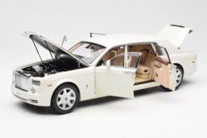 Rolls-Royce Phantom VII EWB English Vit Kyosho 1:18 08841EW2 Metall — bild 2 av 8