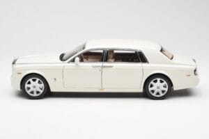 Rolls-Royce Phantom VII EWB English Vit Kyosho 1:18 08841EW2 Metall — bild 4 av 8