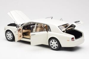 Rolls-Royce Phantom VII EWB English Vit Kyosho 1:18 08841EW2 Metall — bild 5 av 8