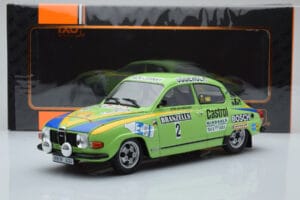 Saab 96 V4 #2 S. Blomqvist / H. Sylvan Rally Sweden 1976 IXO 1:18 18RMC085B Metall — bild 6 av 6