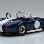 Shelby Cobra 427 S/C Mörkblå Kyosho 1:18 - image 3 of 9