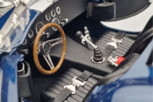 Shelby Cobra 427 S/C Mörkblå Kyosho 1:18 08048DBL Metall — bild 7 av 9