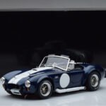 Shelby Cobra 427 S/C Mörkblå Kyosho 1:18 - image 9 of 9