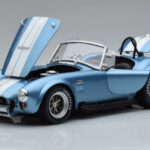 Shelby Cobra 427 S/C Ljusblå Kyosho 1:18 - image 2 of 9