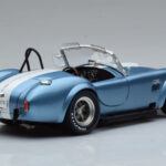Shelby Cobra 427 S/C Ljusblå Kyosho 1:18 - image 3 of 9