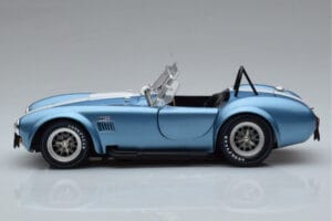 Shelby Cobra 427 S/C Ljusblå Kyosho 1:18 08048SBL Metall — bild 4 av 9